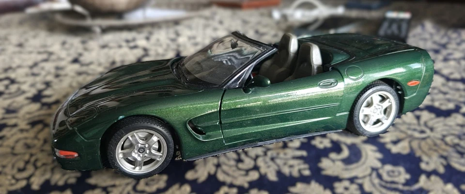 Bburago Chevrolet Corvette C5 Convertible 1:18 – ottime condizioni, completa - Immagine 1 di 4