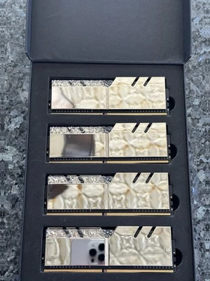 G. Skill Trident Z Royal Series DDR4 RAM 32 GB (4x8) 3200 mHz - Image 1 of 4