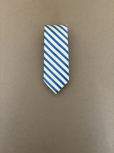 Corbata de cuello IZOD a rayas diagonales amarilla y azul para hombre - Imagen 1 de 5