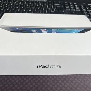 APPLE iPAD MINI 7.9" 16GB A1432 Boxed - faulty screen - Picture 1 of 5