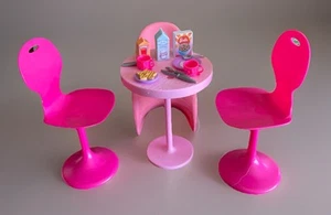 Barbie Dollhouse Furniture Kitchen Table & Chairs - Picture 1 of 6