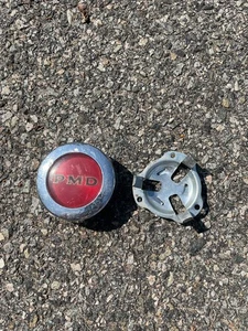 One 1967 to 1972 Pontiac Bonneville GTO Firebird rally wheel center cap hubcap - Picture 1 of 24