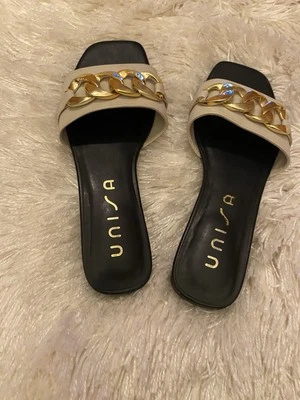 Sandalias Unisa Marie con tirantes, para mujer talla 7M negras/beige y doradas Foto 1 de 4