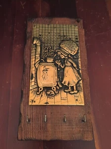 De colección Holly Hobbie Porta llaves Madera Latón Placa Colgante de Pared 4 Ganchos Hong Kong - Imagen 1 de 24