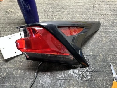Cuarto de luz trasera de pasajero montado en panel para 15-17 LEXUS NX200T 1810675 Foto 1 de 4