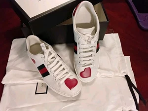 Gucci Ace Sneaker Damen Kalbsleder Webstreifen Herz bestickt 37 / US 7. - Bild 1 von 8
