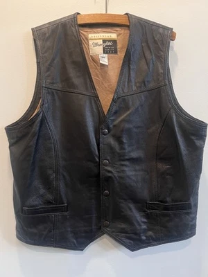 Wrangler 男式 100% 皮革背心 Snap Front Western Ranch 牛仔 Rodeo 骑手 — 第 1/4 张图片