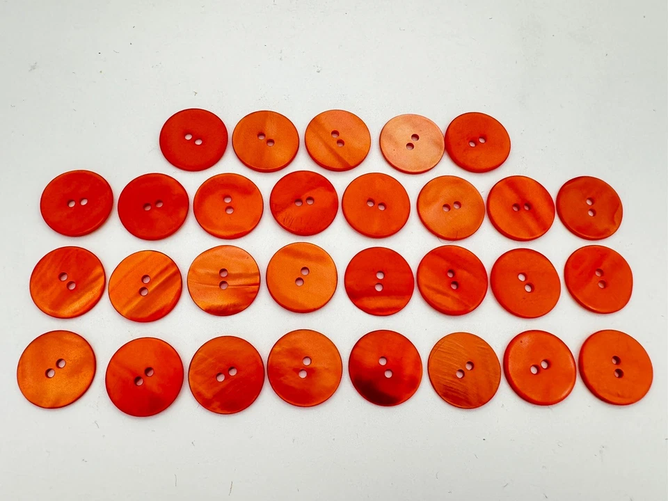 29 Perlmuttknöpfe, ca. 2,3 cm, orange - Bild 1 von 1