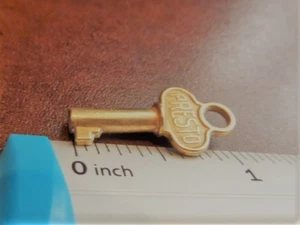 Presto Lock Co Small Brass Plated Barrel Key Vintage USA - Picture 1 of 5