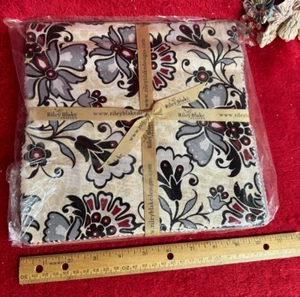 10" Stacker Lost & Found 10" x 10" Quilt Squares by Riley Blake Designs - Picture 1 of 3
