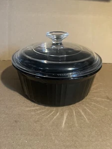 Cazuela redonda negra francesa Corning Ware 1,6 L F-5-B con tapa Pyrex - Imagen 1 de 3