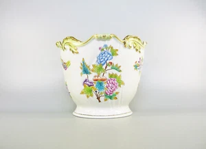 HEREND, QUEEN VICTORIA (VBO) PLANTER CACHEPOT 7", HANDPAINTED PORCELAIN !(BT019) - Picture 1 of 12