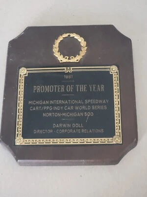 1981 NHRA NED Michigan Int Speedway Trophy Plaque Award To Darwin Doll Drag Race - Imagem 1 de 4