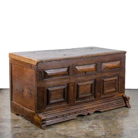 Provencial Spanish Oak Paneled Coffer, c.17th Century Cover