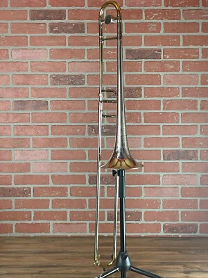 Trombón sónico plateado King modelo 2B (usado) Foto 1 de 4