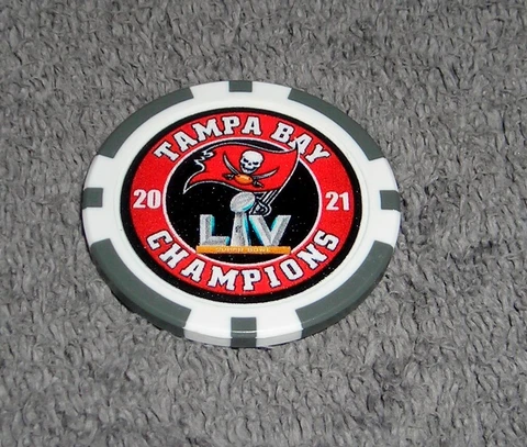 NFL TAMPA BAY BUCCANEERS 2021 CHAMPIONS COLLECTIBLE POKER CHIP GOLF BALL MARKER Cover