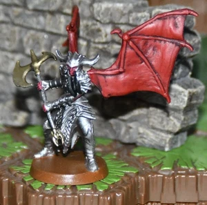Heroscape : Loviatak The Kyrie Warrior (AoA Premium Painted) (1 Card & 1 Figure) - Picture 1 of 2