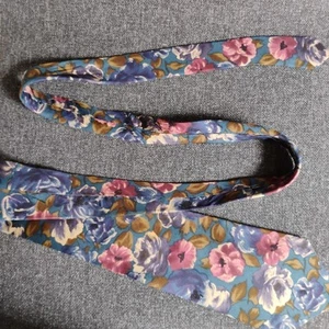 Corbata de seda italiana BUGATTI para hombre patrón floral abstracto hecha en EE. UU. 56" x 3,5" - Imagen 1 de 7