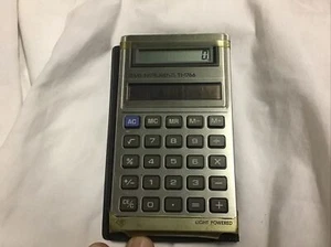 Calculadora solar de colección Texas Instruments TI-1766 con estuche probado - Imagen 1 de 10