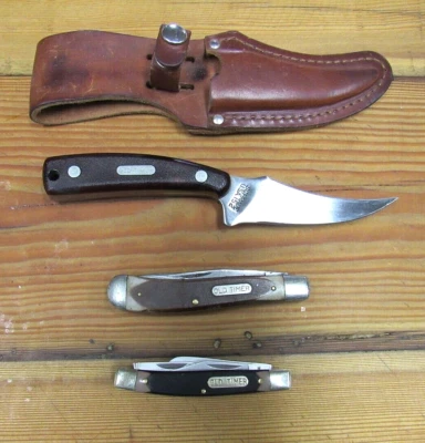 3 SCHRADE USA 152, 94ot 440t KNIFE SET 152 COMES WITH SHEATH 94 IS PRETTY ROUGH - Image 1 of 4