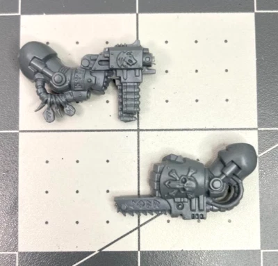 40k Space Wolves TERMINATOR STORM BOLTER & CHAINFIST #2 Wolf Guard bits GW AZ25 - Image 1 of 2
