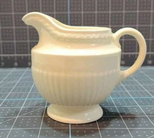 Wedgewood Of Etruria of Barlaston Edme Ivory Creamer - Picture 1 of 6