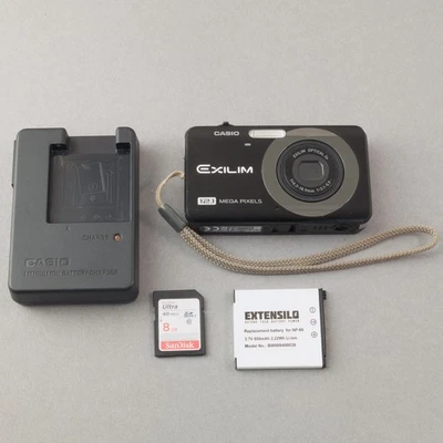 Casio Exilim EX-Z90 Digitalkamera 12.1 MP CCD Sensor Y2K Retro Vintage Digicam - Bild 1 von 4