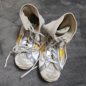 MIZUNO Boxschuhe MID US10 ( 28cm ) weiß silber gelb Japan gebraucht - Bild 1 von 3