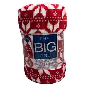 Big One Plush Throw Blanket Oversized 5 ft x 6 ft Red White Poinsettia Holiday - Picture 1 of 5