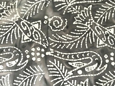 Tela de edredón de algodón con estampado tropical de peces gris por 1/2 yarda Foto 1 de 2