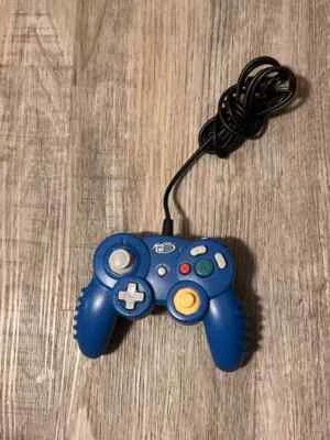 Mad Catz Nintendo Gamecube Blue Wired Controller - Image 1 of 4
