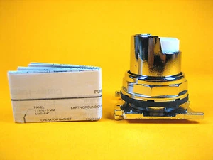 Cutler Hammer - 10250T506 - Operador de botón pulsador. Montaje vertical, Ser. Blanco A1 - Imagen 1 de 4
