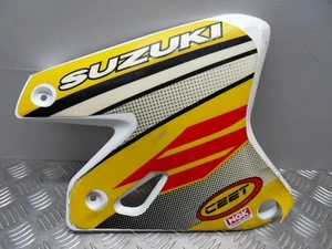 Panel de carenado del tanque del lado derecho Suzuki DRZ 400 genuino 2000 a 2009 - Imagen 1 de 12