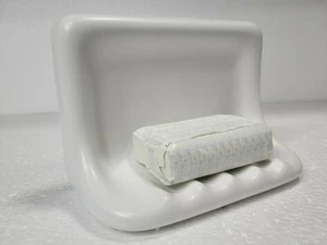 Piastrella portasapone in ceramica bianco opaco brillante colore Daltile 0790 metà cent... - Foto 1 di 8