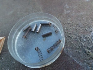 LR Le Rapide 5 charbons neufs d'origine + 4 ressorts diamètre 3 mm - Imagen 1 de 3