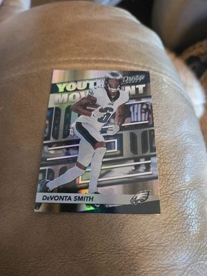 DEVONTA SMITH #YM-3 2022 PANINI PRESTIGE EAGLES YOUTH MOVEMENT - Image 1 of 2
