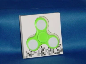 FIDGET HAND SPINNERS 1 GREEN High Quality Long life Low Noise BRAND NEW IN BOX - Picture 1 of 1