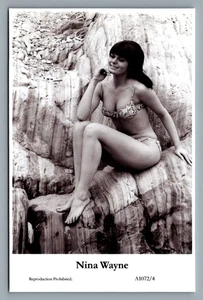Nina Wayne (C) Swiftsure 2 Postkarten Jahr 2000 Modern Print A1072/4 & A684/1 - Bild 1 von 3