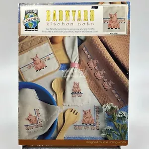Barnyard Kitchen Sets 1992 True Colors Cross-Stitch Pattern Leaflet Pigs Cows - Picture 1 of 2