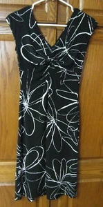 LADY HATHAWAY Women's Floral DRESS Cap Sleeves V-Neck Black White SIZE 4 06NN1 - Picture 1 of 5