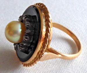 HISTORISCHER RING MIT PERLE,  DIAMANTEN UND ONYX AUS ROTGOLD 585 - Bild 1 von 5