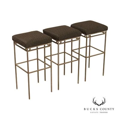 Juego de tres taburetes de bar con marco de metal estilo industrial contemporáneo Foto 1 de 4