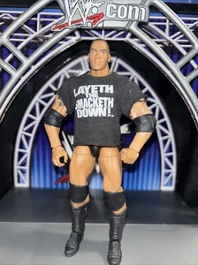 2010 WWE MATTEL ELITE WRESTLING FIGURE WWF THE ROCK LEGEND SERIE 3 BELLA anni 90 WCW - Foto 1 di 6