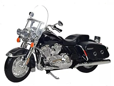 2013 HARLEY DAVIDSON - FLHRC ROAD KING CLASSIC - 1:12 SCALE DIECAST MODEL - BNIB - Image 1 of 4