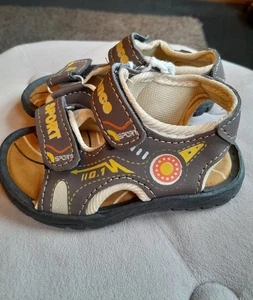 Presence Sport Jungen dunkelbraun Sommer Wandern Strand Sandalen Größe 4,5 bis 12,5 cm - Bild 1 von 4