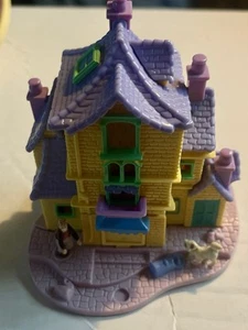 RARE Vintage 1996 Polly Pocket Disney Aristocats Playset Butler + 2 Kitties 🐱 - Picture 1 of 9