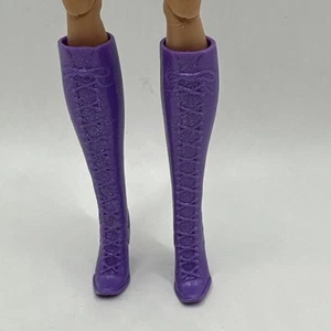 Barbie Tres Mosqueteros Viveca Alto Púrpura Brillante Tacón Alto Botas Repuesto - Imagen 1 de 13