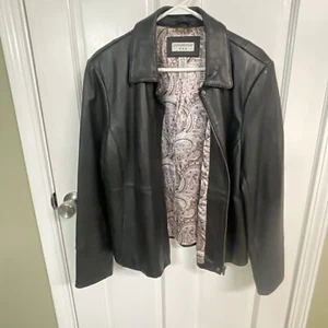 Covington Woman’s Black Leather Jacket Large Paisley Inside Liner Smoke Free - Picture 1 of 21