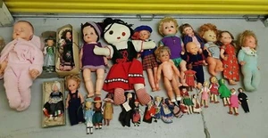 JOBLOT OF VINTAGE OF OVER 35  COLLECTABLE DOLLS INC BARBIE DOLLS - Picture 1 of 11