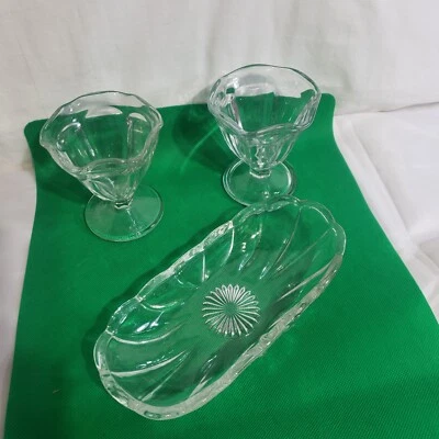 Glass Pedestal Dessert, Fruit, Ice Cream, Sundae Dessert Dishes Bowls lot of 3 - Image 1 of 4